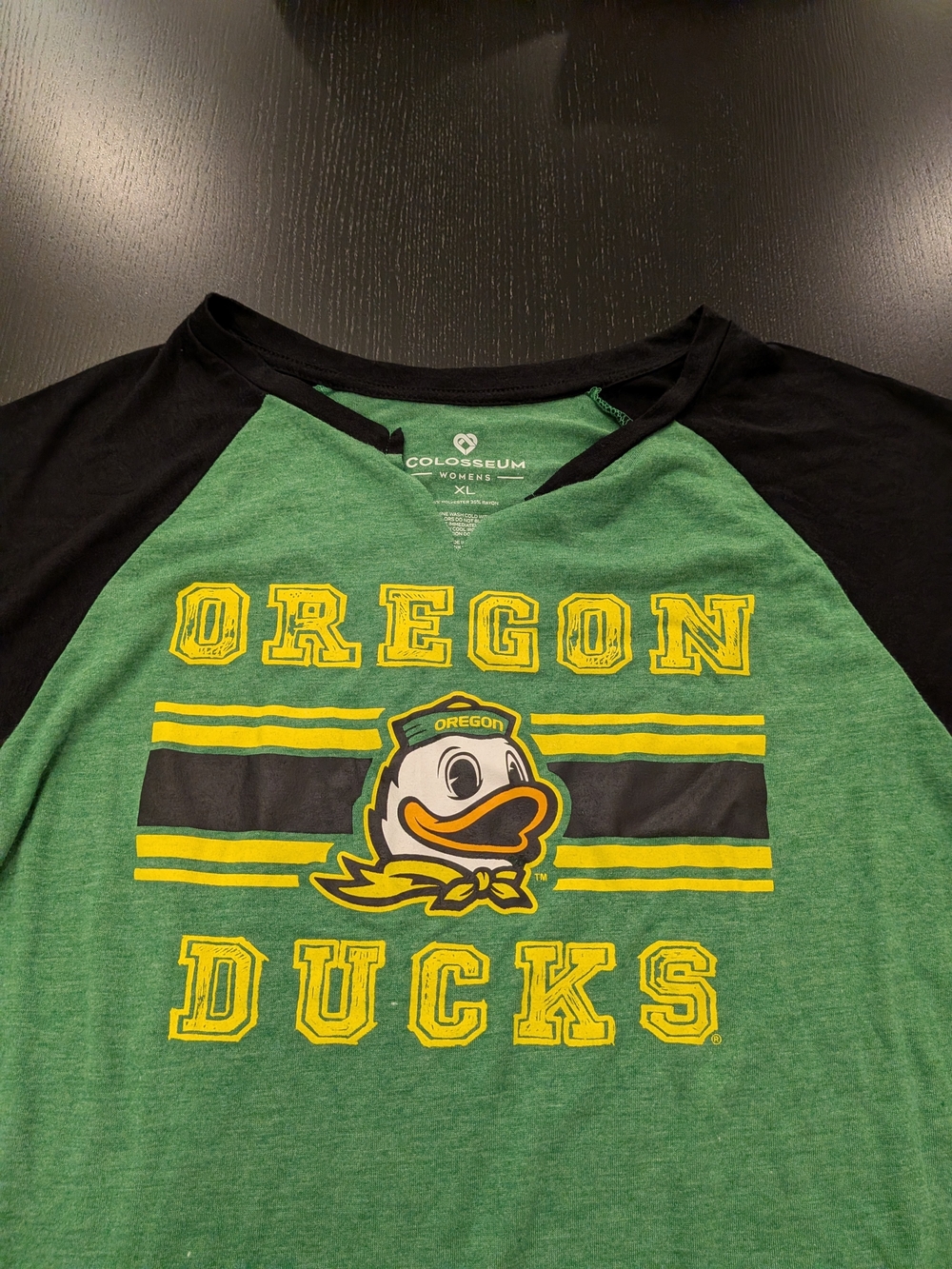 Colosseum Oregon Ducks Green and Black Raglan Tee - Picture 4 of 9